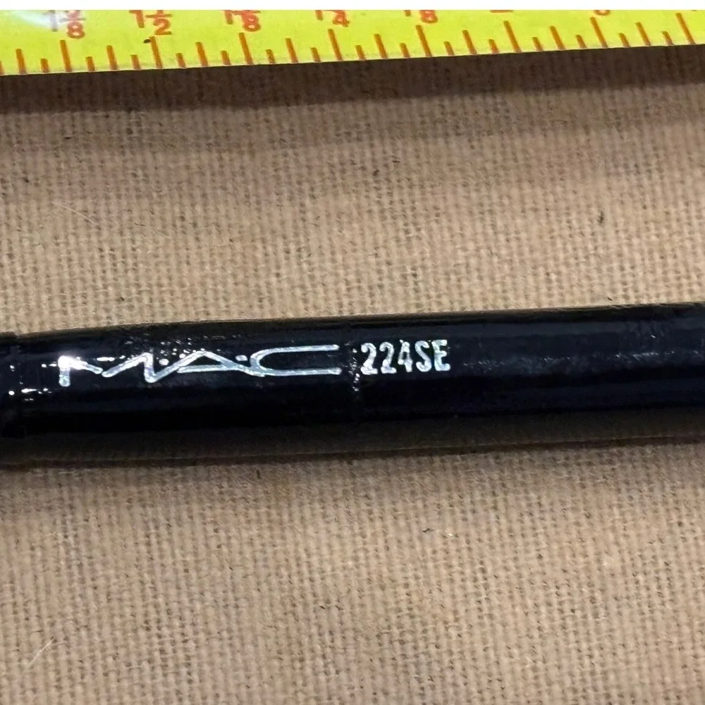 MAC 224SE Tapered Blending Brush Special Edition Travel Size Eyeshadow